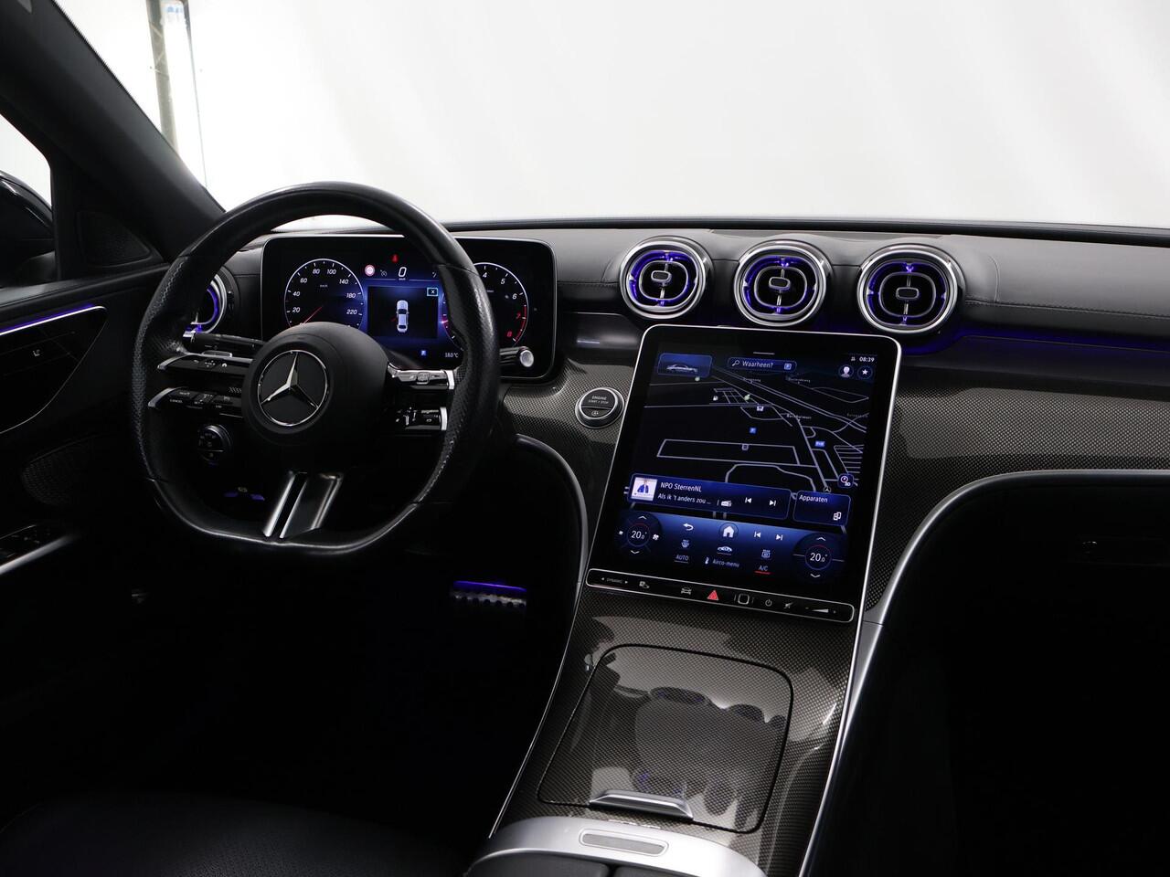 Mercedes-Benz C-KLASSE 180 AMG Line | Night | Panoramadak | Sfeerverlichting | Stoelverwarming | 19" lichtmetalen velgen |