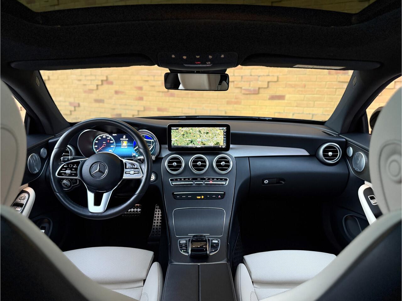 Mercedes-Benz C-KLASSE Coupé 300 AMG l Burmester l Pano l 360° l LED l Night