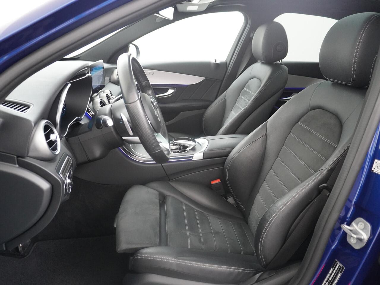 Mercedes-Benz C-KLASSE 180 AMG 180 AMG // Panoramadak // MultiBeam LED // Nightpakket // Digitaal Dashbord // Carplay // Sfeerverlichting