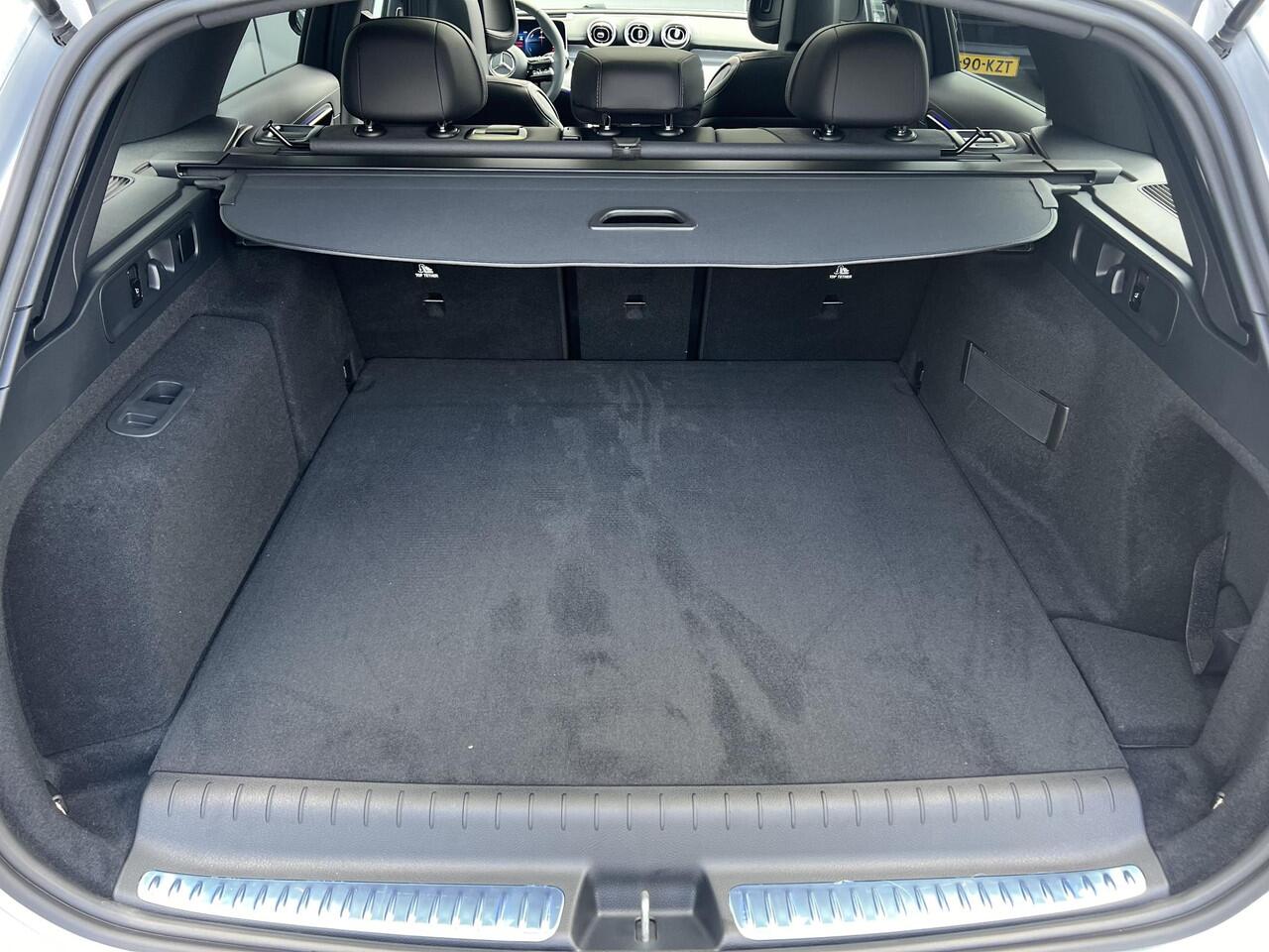 Mercedes-Benz C-KLASSE Estate 300 e Business Solution AMG | Premium Plus | Night Pakket | Panoramadak | Burmester 3D Surround | 360° Camera | Head-up Display | Augmented Reality voor Navigatie | DIGITAL LIGHT | Elektrisch Verstelbare Stoelen + Memory | Sfeerverlichting