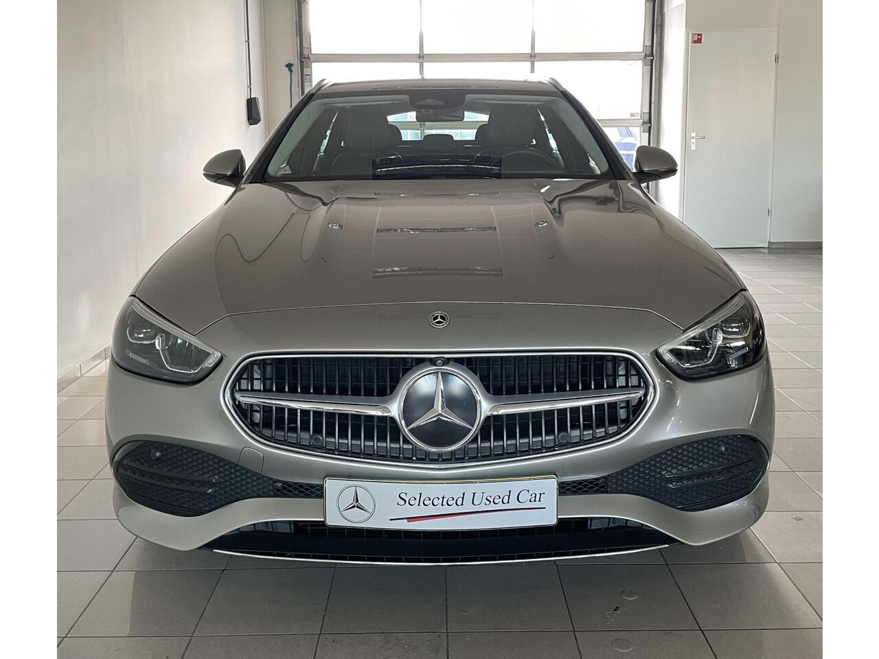 Mercedes-Benz C-KLASSE Estate 300 e Luxury Line | Trekhaak | 360-camera | Burmester