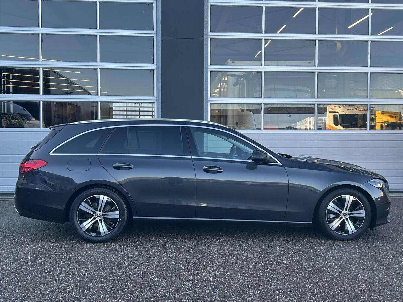 Mercedes-Benz C-KLASSE Estate 180 | Panoramadak | Apple CarPlay | Stoelverwarming | Sfeerverlichting | Achteruitrijcamera