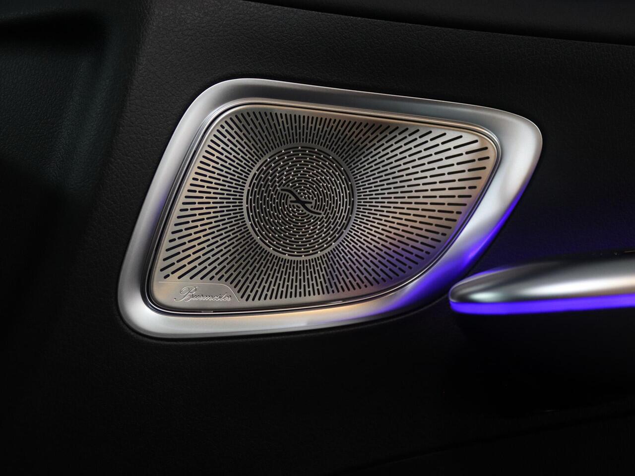 Mercedes-Benz C-KLASSE Estate 300e Business Solution AMG | Panoramaschuifdak | Night | 19inch | Rij-assistentie Plus | Burmester