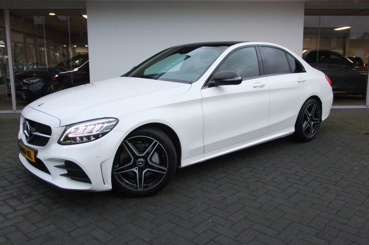 Mercedes-Benz C-KLASSE 180 Business Solution AMG / Diamantweis (parelmoer) Facelift/ Panorama/ Trekhaak af-fabriek/ Nightpakket/ Stoelverwarming/ All-season