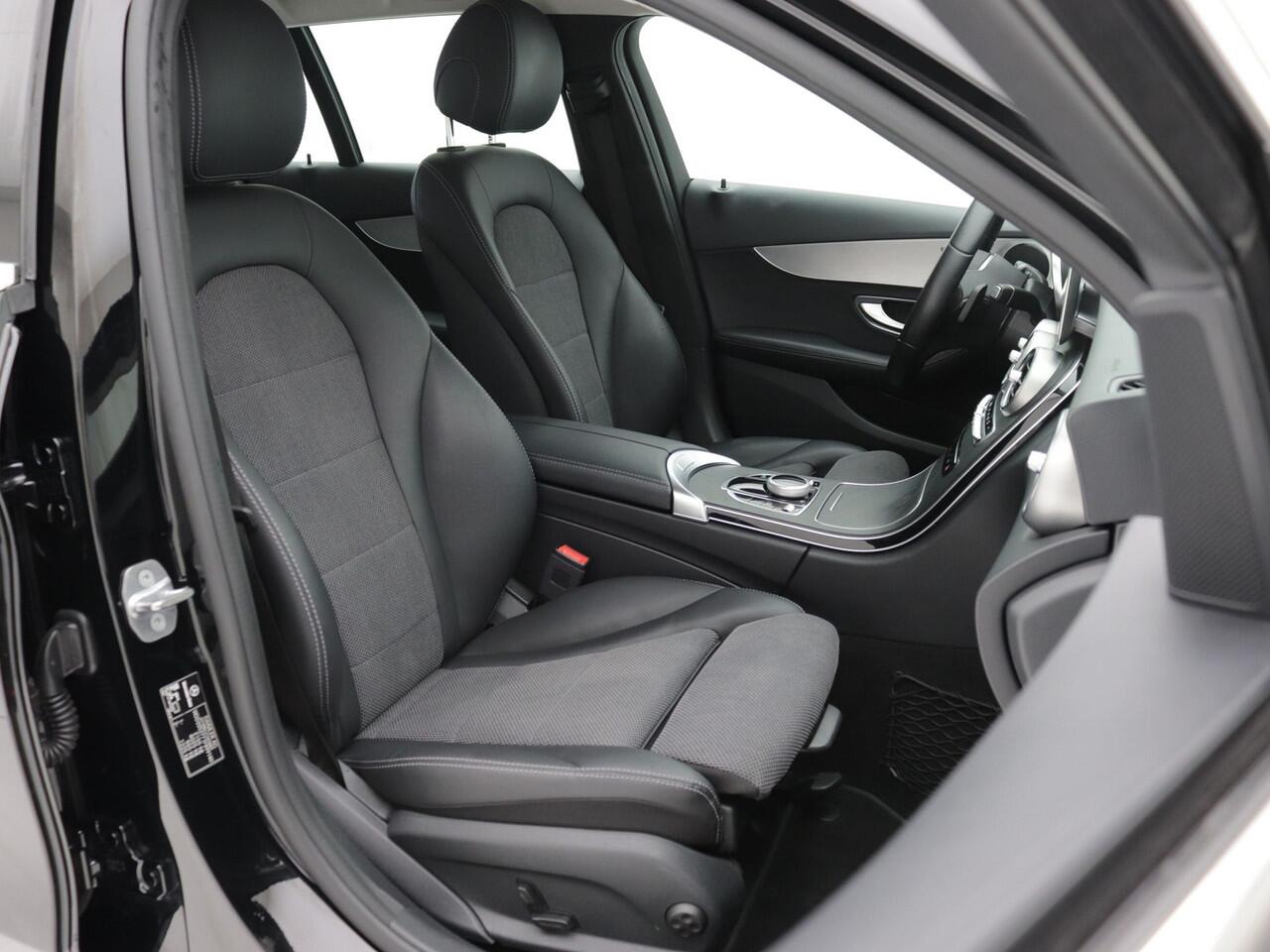 Mercedes-Benz C-KLASSE Estate 200 Premium Plus Pack / Trekhaak / Navi / Camera