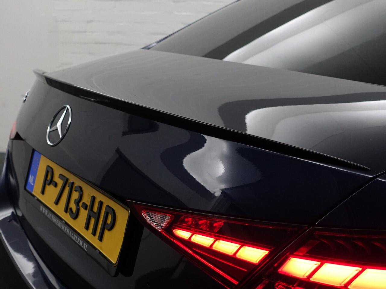 Mercedes-Benz C-KLASSE 300 e AMG Line Aut- Panoramadak, Head Up, 360 Camera, Sfeerverlichting, Memory Seats, Xenon Led