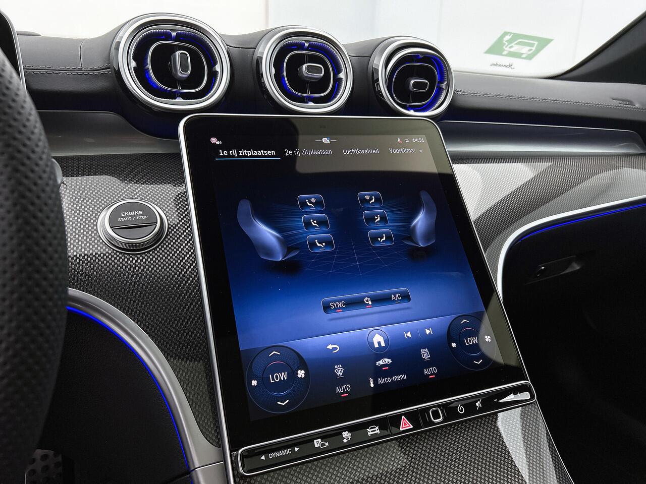 Mercedes-Benz C-KLASSE Estate 300 e Business Solution AMG | Trekhaak | Nightpakket | AMG Line Premium Plus | Parkeerpakket met 360°-camera | Antidiefstalpakket GUARD 360° Plus | KEYLESS GO-comfortpakket | EASY PACK achterklep |