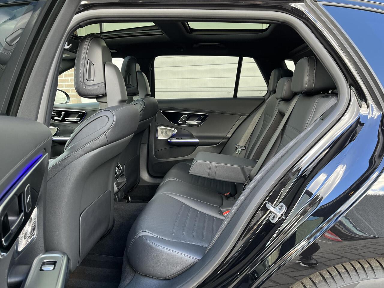 Mercedes-Benz C-KLASSE Estate 180 Star Edition AMG | Night Pakket | Panoramadak | Burmester 3D Surround Sound | Elektrisch Verstelbare Stoelen + Memory | Dodehoekassistent | Apple CarPlay | Android Auto | Sfeerverlichting | Stoelverwarming | Achteruitrijcamera