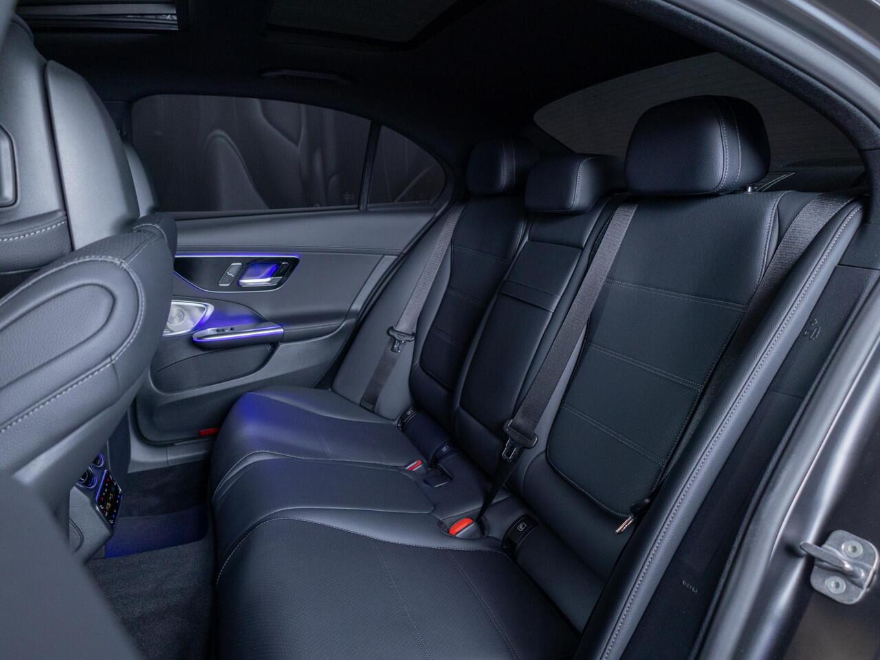 Mercedes-Benz C-KLASSE Limousine 300 e Business Solution AMG Premium PLUS | Panorama dak | Trekhaak