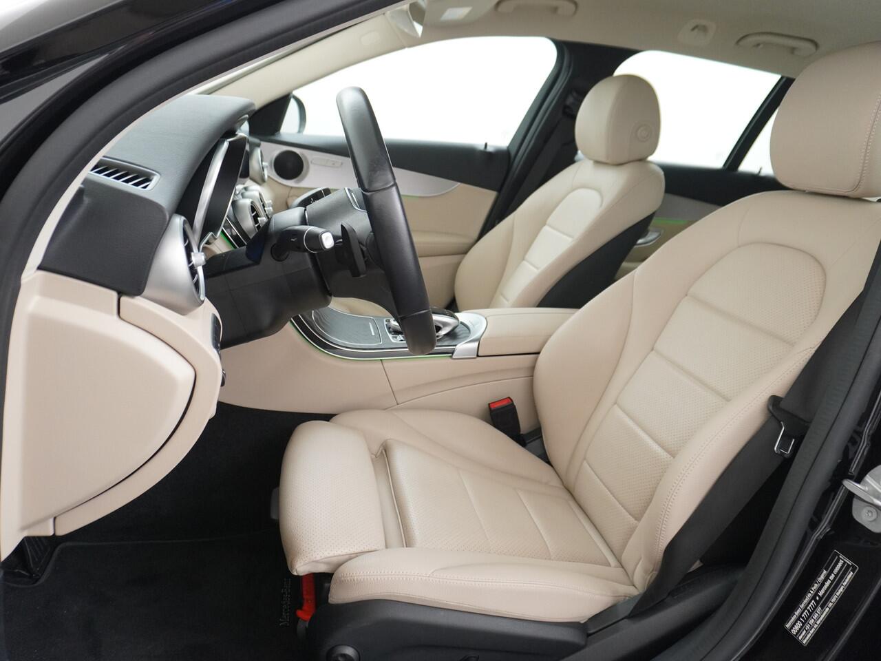 Mercedes-Benz C-KLASSE Estate 300e AUT-9 320pk Leder PHEV Hybrid Virtual Cockpit Apple Carplay Android Auto Adaptive-Cruise Lane-Assist High Performance-LED Navi+HDD 360°Camera Keyless Dual-Ecc Distronic+ Rijassistentiepakket Park-Assist Verkeersbord-Herkenning Origineel Nederl