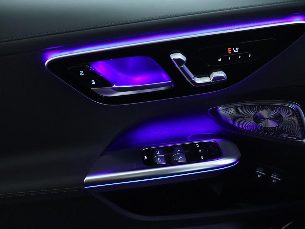 Mercedes-Benz C-KLASSE Estate 300 e Business Solution AMG | Premium Plus | Trekhaak | Nightpakket | 360°-camera | Head-up display | KEYLESS GO-comfortpakket | Antidiefstalpakket GUARD 360° Plus | Memorypakket | Burmester® 3D sound system |