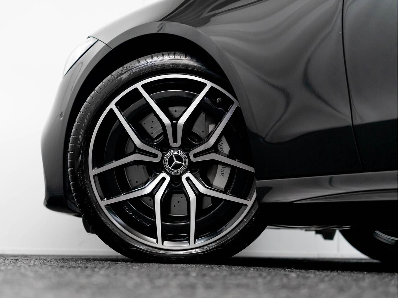 Mercedes-Benz C-KLASSE Estate C 180 AMG Line | Carplay | Achteruitrij camera