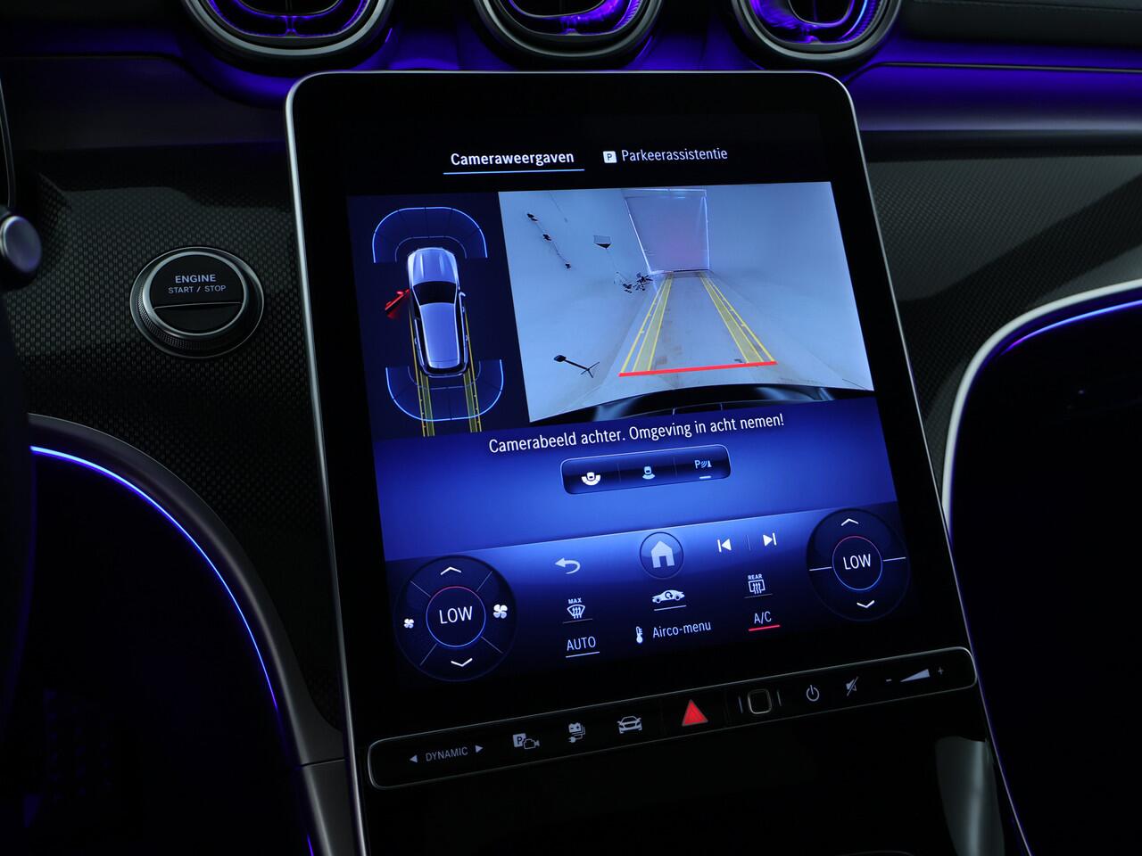 Mercedes-Benz C-KLASSE Estate 300 e AMG Plug-In Hybride | AMG Line | Memorypakket | Night Pakket | Panoramadak | Distronic | Stuur en Stoelverwarming | Inclusief 24 maanden MB Certified garantie voor Europa.