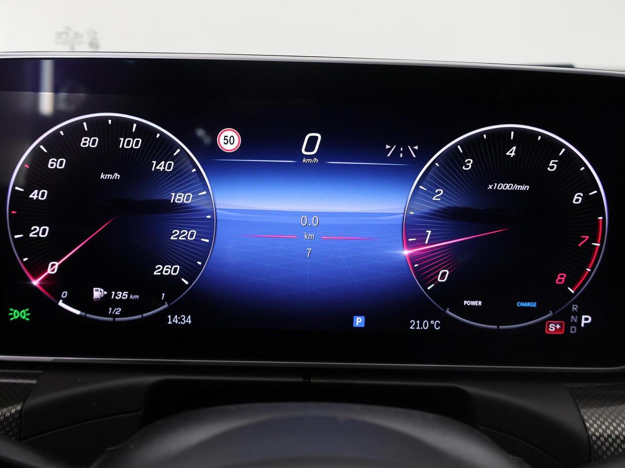 Mercedes-Benz C-KLASSE 180 Business Solution AMG Panoramadak | Memory stoelen | Digital Light | Apple carplay | 360 camera | Night pakket