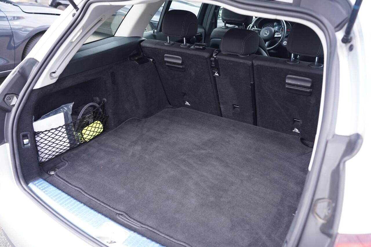 Mercedes-Benz C-KLASSE C 180 CDi Business Line Navi Sportstoelen Led koplampen Clima Stoelverwarming Camera Apple Carplay