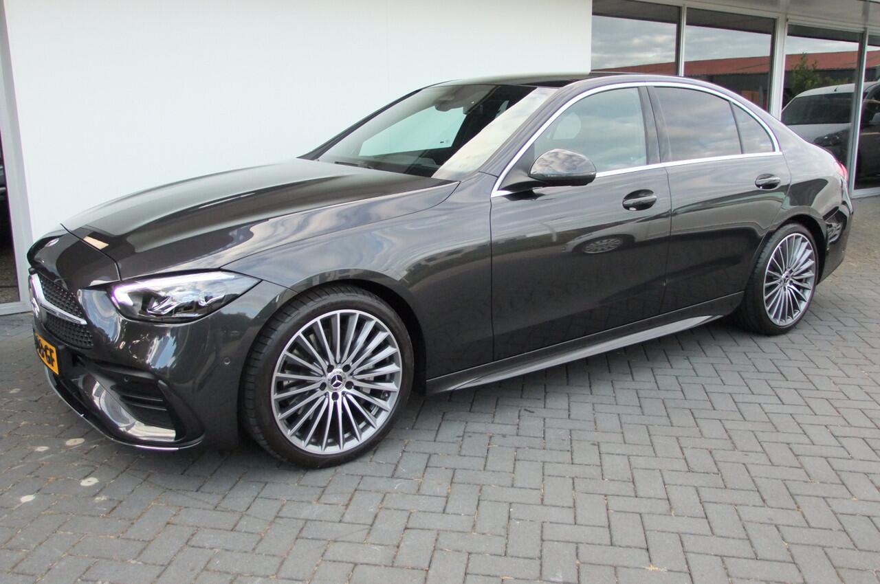 Mercedes-Benz C-KLASSE 180 AMG Line / NL auto/ Trekhaak af-fabriek/ Panorama/ Burmester / 19 inch