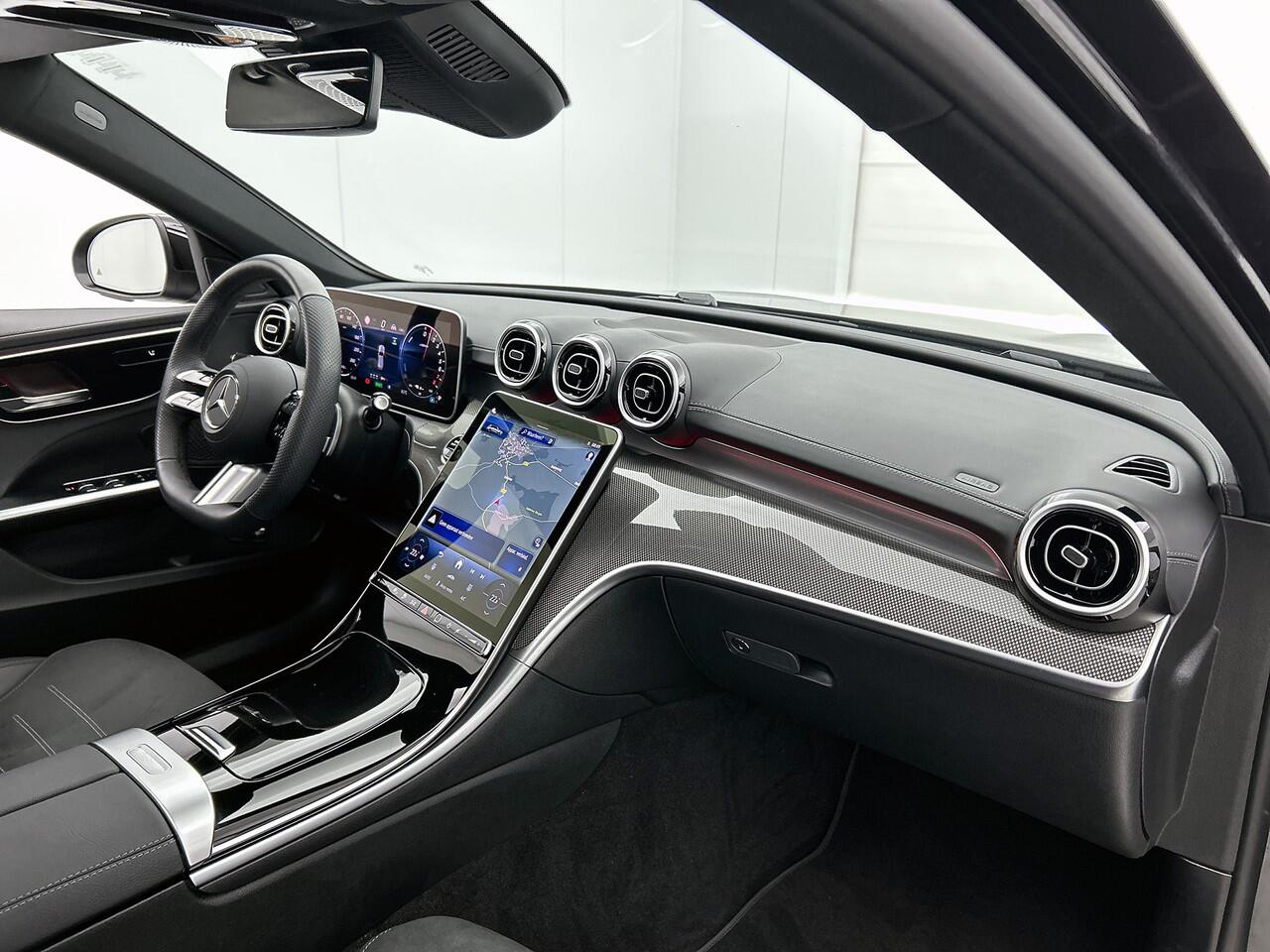 Mercedes-Benz C-KLASSE Estate 300 e AMG Plug-In Hybride AMG Line | Trekhaak | Panorama Schuif-Kanteldak | Digital Licht | Rijassistentiepakket Plus incl. PRE-SAFE Inclusief 24 maanden MB Certified garantie voor Europa.