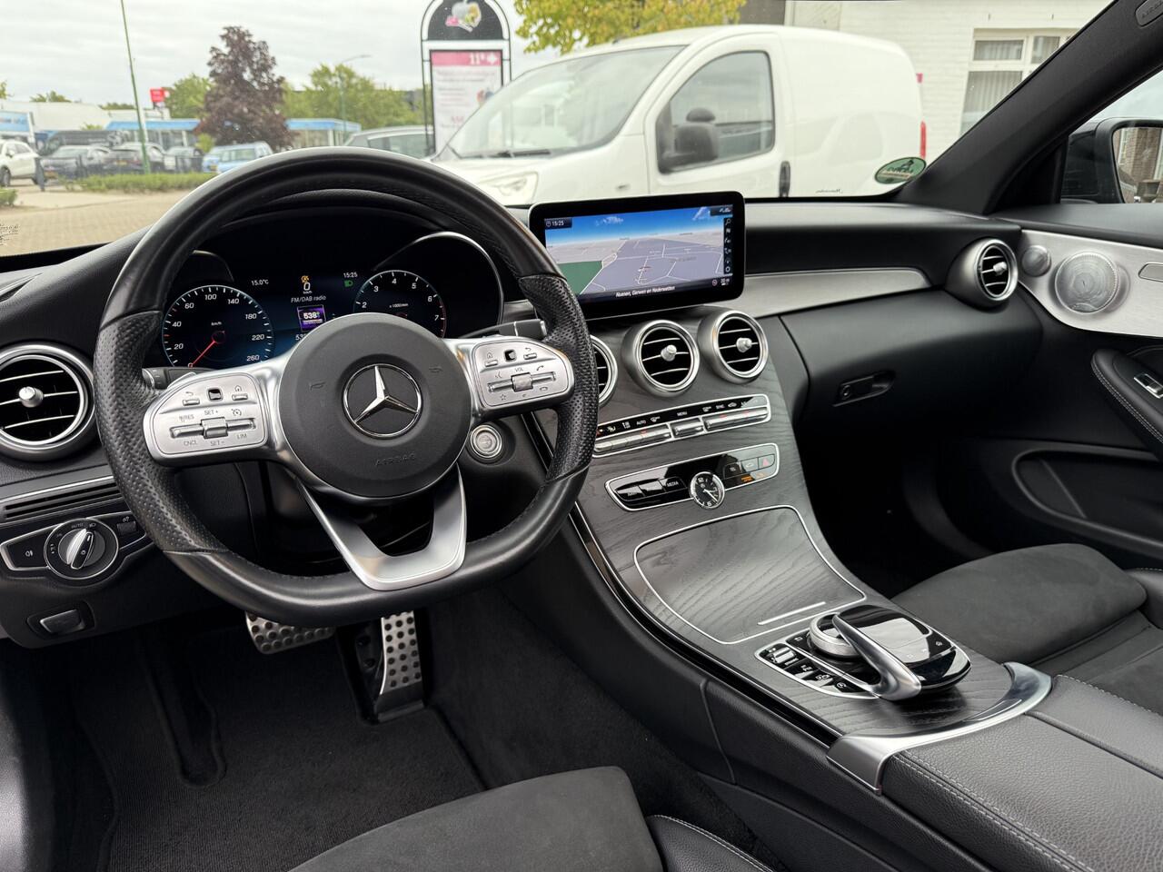 Mercedes-Benz C-KLASSE Coupé 180 Aut. AMG Panodak Keyless Burmester 19" Org. Nederlands