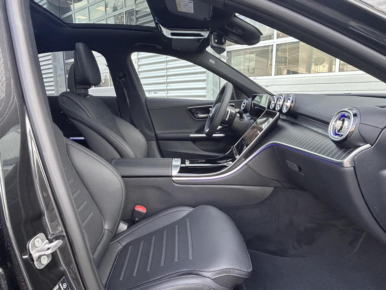 Mercedes-Benz C-KLASSE 300 e Business Solution AMG | Night Pakket | Panoramadak | Trekhaak | 360° Camera | Dodehoekassistent | Elektrisch Verstelbare Stoelen + Memory | Apple CarPlay | Android Auto | Sfeerverlichting | Stoelverwarming