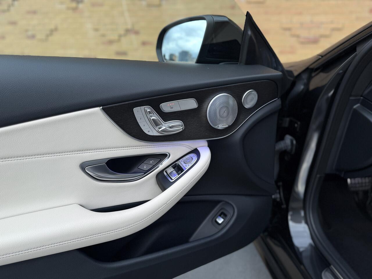 Mercedes-Benz C-KLASSE Coupé 300 AMG l Burmester l Pano l 360° l LED l Night