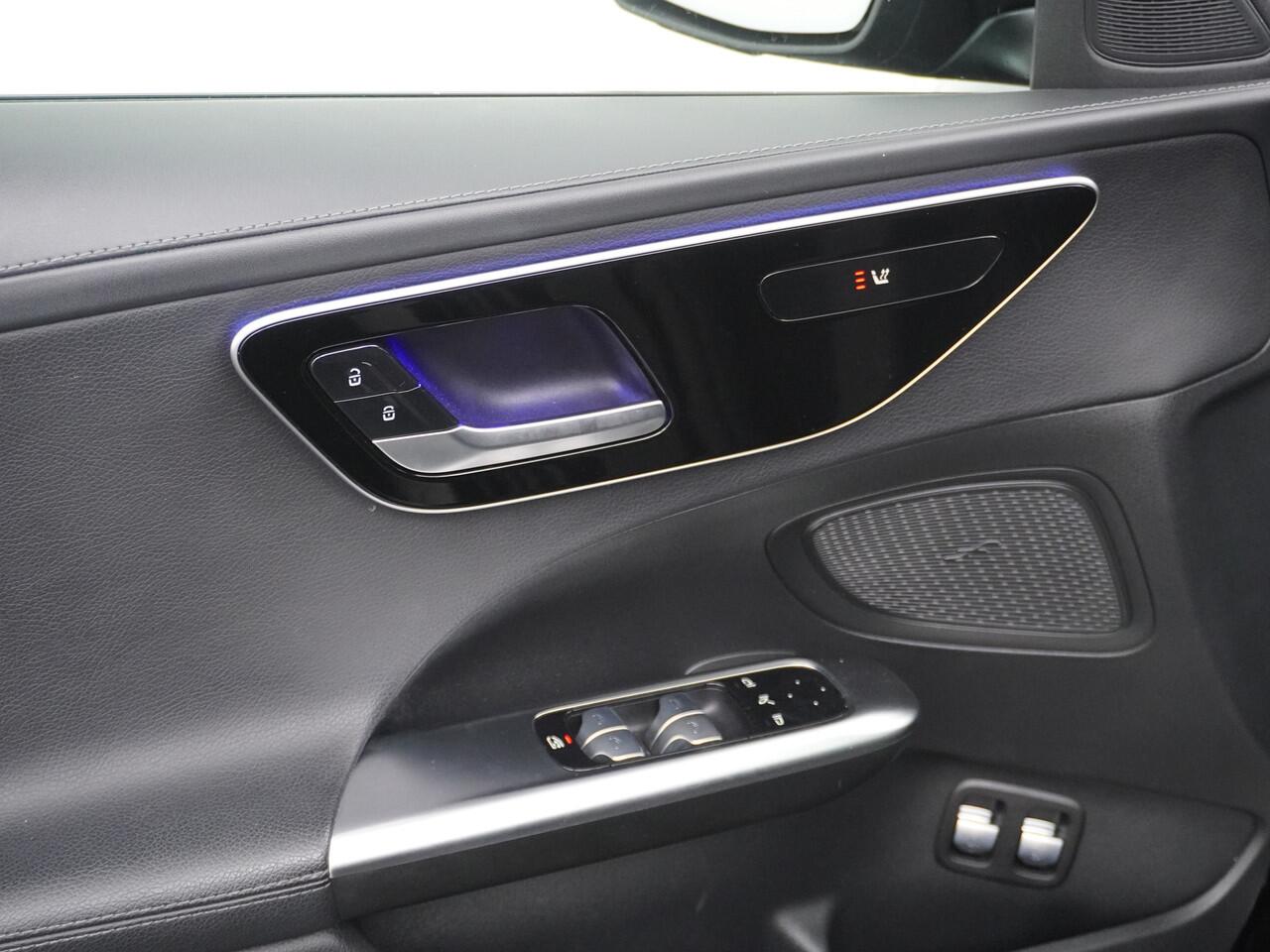 Mercedes-Benz C-KLASSE Estate 300 e AMG Line | Pano Sfeer