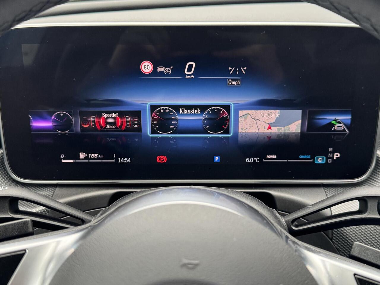 Mercedes-Benz C-KLASSE Estate Luxury Line 180 / Zeer complete/luxe / Burmester audio / Glascoating / Sfeerverlichting / 360 graden camera / Elektrisch verstelbare stoelen met memory functie / Elektrisch verstelbaar stuur