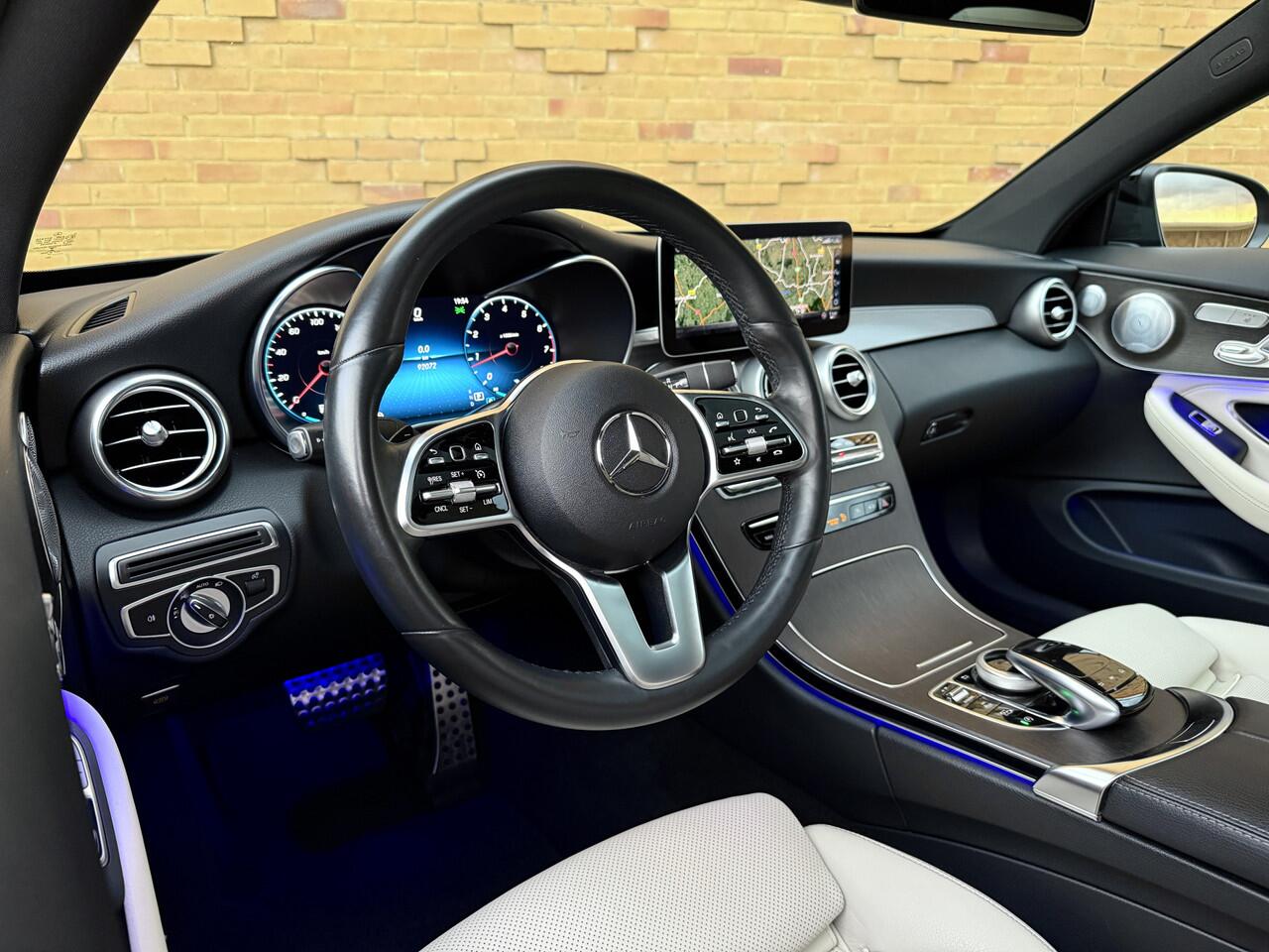 Mercedes-Benz C-KLASSE Coupé 300 AMG l Burmester l Pano l 360° l LED l Night