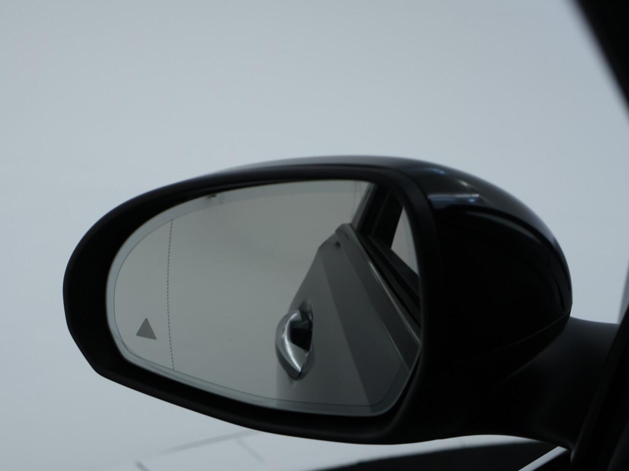 Mercedes-Benz C-KLASSE Estate 300 e Business Solution AMG | Trekhaak | Nightpakket | AMG Line Premium Plus | Parkeerpakket met 360°-camera | Antidiefstalpakket GUARD 360° Plus | KEYLESS GO-comfortpakket | EASY PACK achterklep |