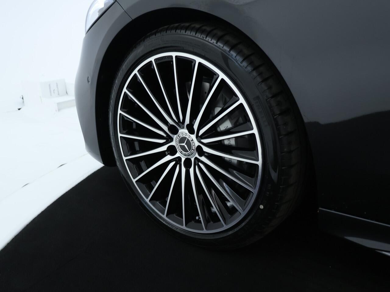 Mercedes-Benz C-KLASSE Estate 180 Business Solution AMG | Trekhaak | Nightpakket | Parkeerpakket met 360°-camera | EASY PACK achterklep | Antidiefstalpakket GUARD 360° Plus | Memorypakket | KEYLESS GO | Dodehoekassistent |