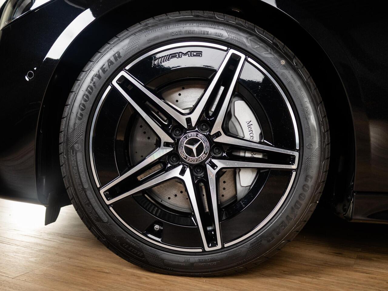 Mercedes-Benz C-KLASSE Estate 180 AMG Line Premium PLUS | Panorama dak | Trekhaak