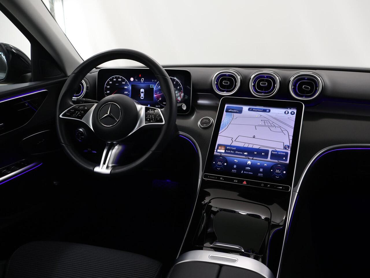 Mercedes-Benz C-KLASSE 200 Luxury Line | Trekhaak | Stoelverwarming | Achteruitrijcamera | MBUX |