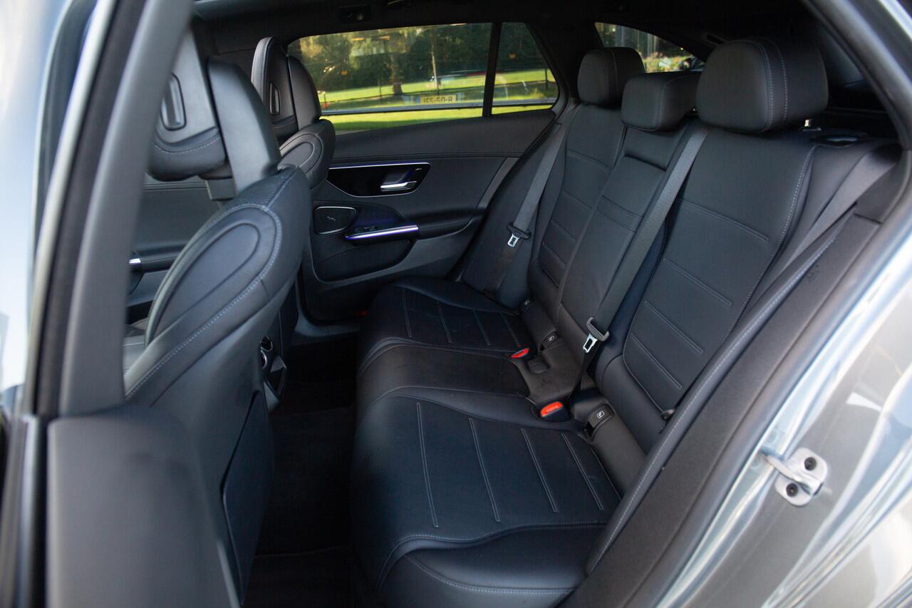 Mercedes-Benz C-KLASSE Estate 300 e AMG Line , Panoramadak, Sfeerverlichting,