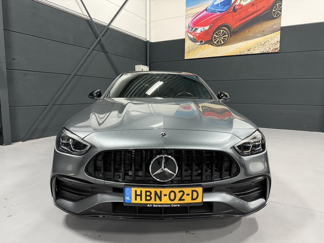 Mercedes-Benz C-KLASSE 180 AMG Line Automaat - Leder - Navigatie - Camera - Panoramadak - Full Option - Nieuwstaat - 1e Eigenaar