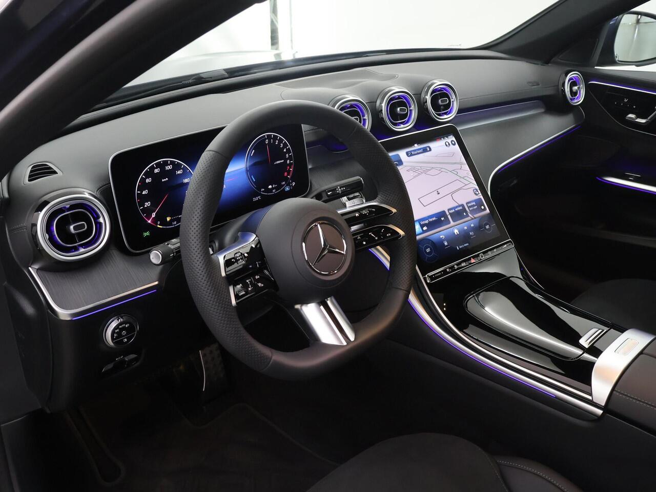 Mercedes-Benz C-KLASSE 300e AMG Line | Panoramaschuifdak| Rijsassistentiepakket | Trekhaak | 360 camera | Digital light | Winterpakket