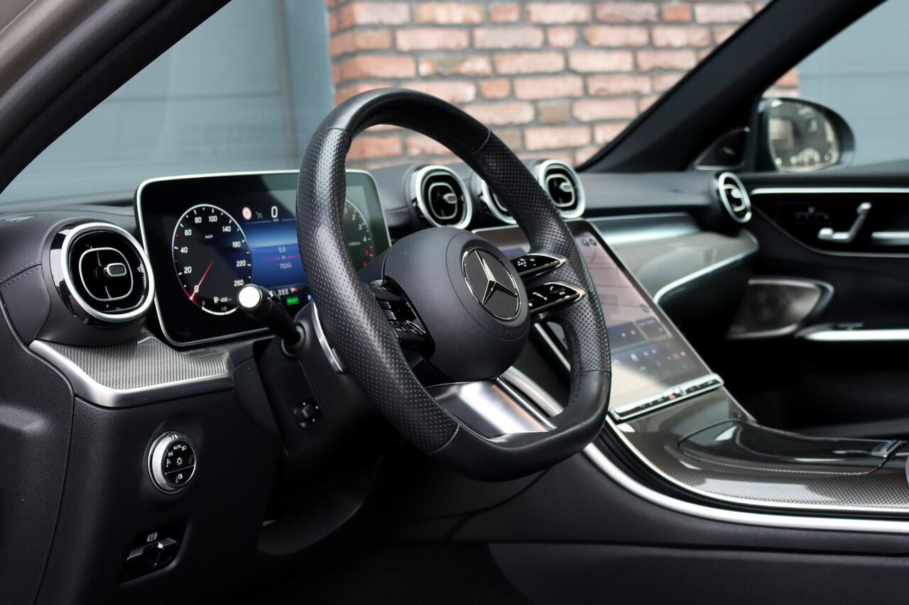 Mercedes-Benz C-KLASSE Estate 300 de AMG Line | Distronic | Panoramadak | Memory | Burmester | Digital Light | HUD | Verwarmd Stuurwiel | Surround Camera | Augmented Reality |