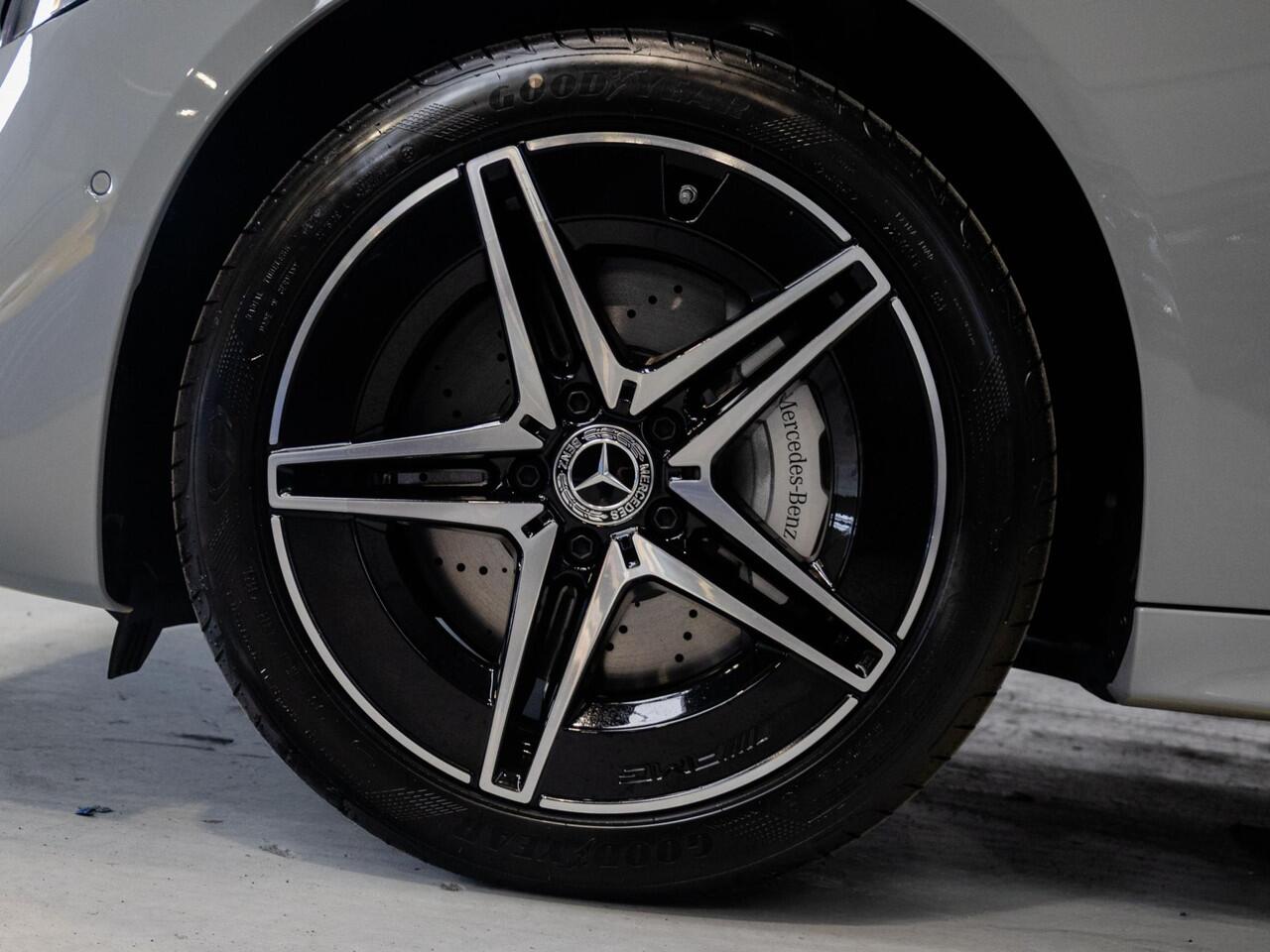 Mercedes-Benz C-KLASSE Estate 300 e Star Edition AMG Line Plus Panorama dak | Trekhaak