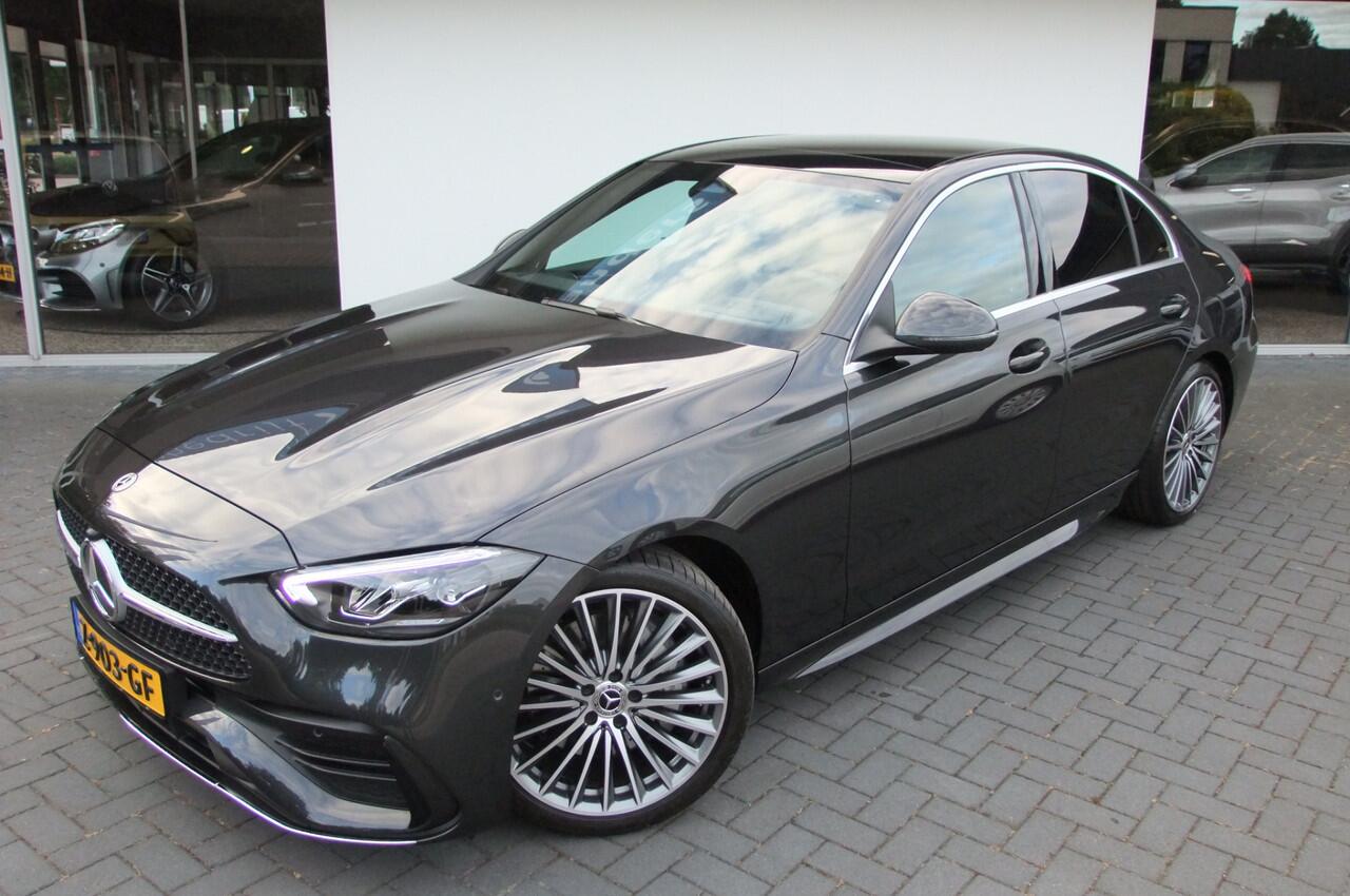 Mercedes-Benz C-KLASSE 180 AMG Line / NL auto/ Trekhaak af-fabriek/ Panorama/ Burmester / 19 inch