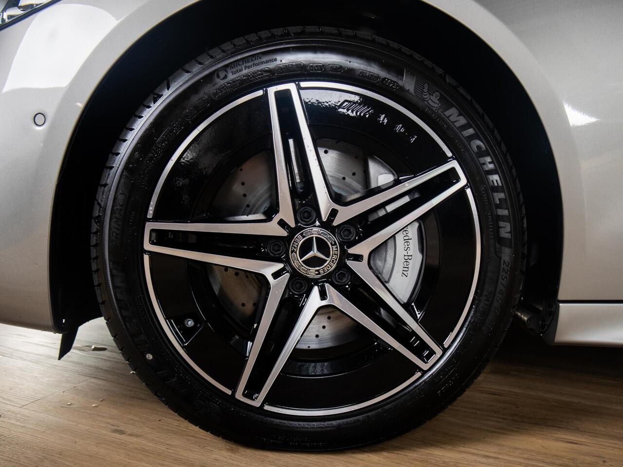 Mercedes-Benz C-KLASSE Limousine 300 e AMG Line Premium PLUS | Panorama dak