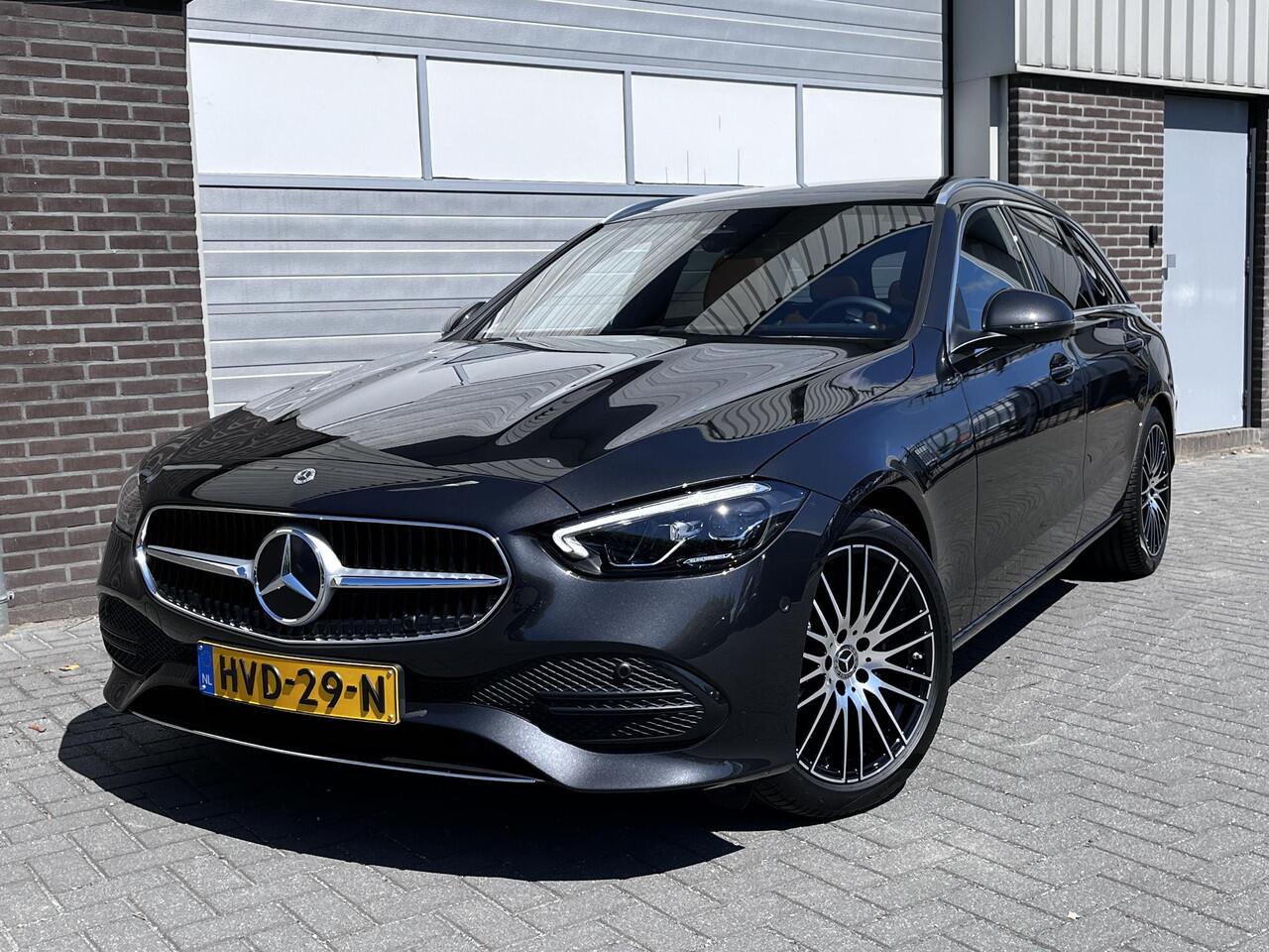 Mercedes-Benz C-KLASSE Estate 180 Star Edition Luxury | Panoramadak | Trekhaak | Burmester 3D Surround Sound | DISTRONIC afstandsassistent | Dodehoekassistent | Apple CarPlay | Android Auto | Elektrisch Verstelbare Stoelen + Memory