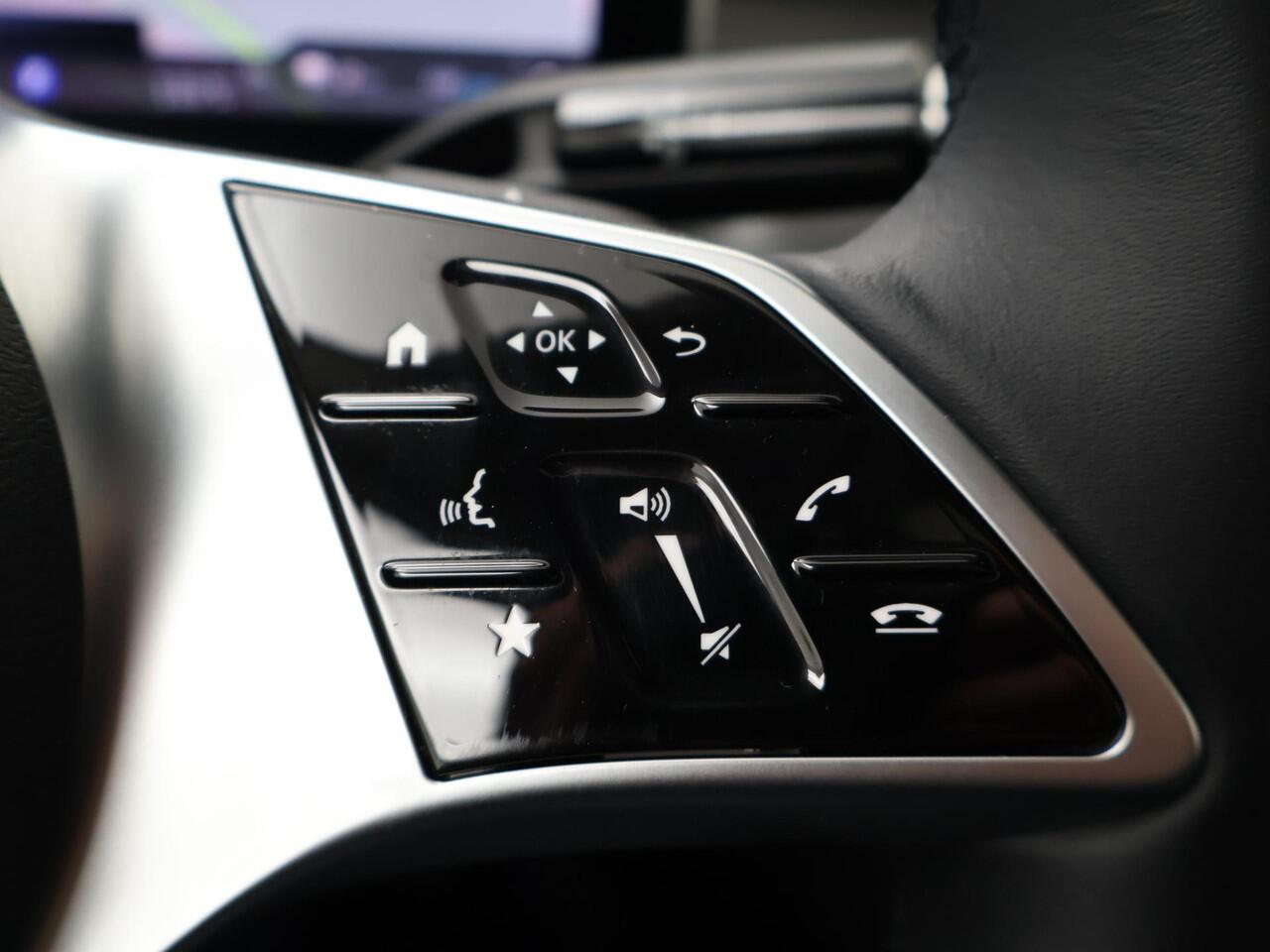 Mercedes-Benz C-KLASSE 300 e AMG Line Limited | Automaat | Digitale cockpit | Panoramadak | Laneassist | Sfeerverlichting | Multifunctioneel stuurwiel | Cruise control | Speedlimiter | Spraakbediening | Inklapbare spiegels | Automatische verlichting | Start/Stop | Navigatie | B