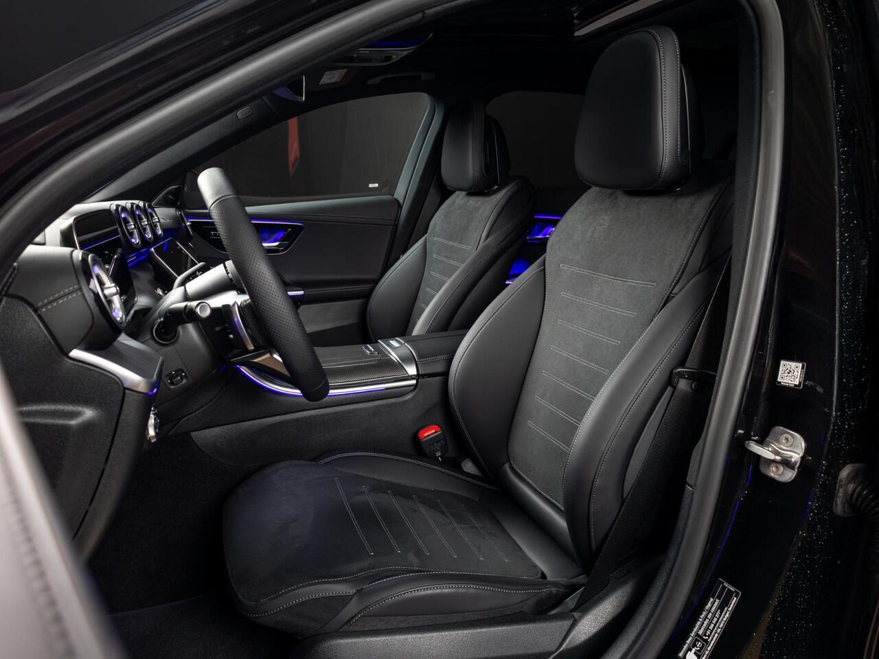 Mercedes-Benz C-KLASSE Limousine 300e Business Solution AMG Premium PLUS | Panorama dak | Trekhaak