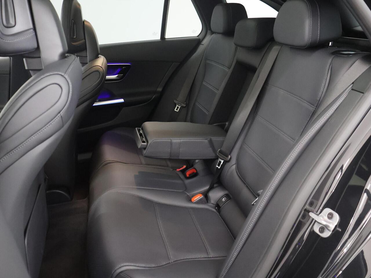 Mercedes-Benz C-KLASSE 180 Business Solution AMG Panoramadak | Memory stoelen | Digital Light | Apple carplay | 360 camera | Night pakket