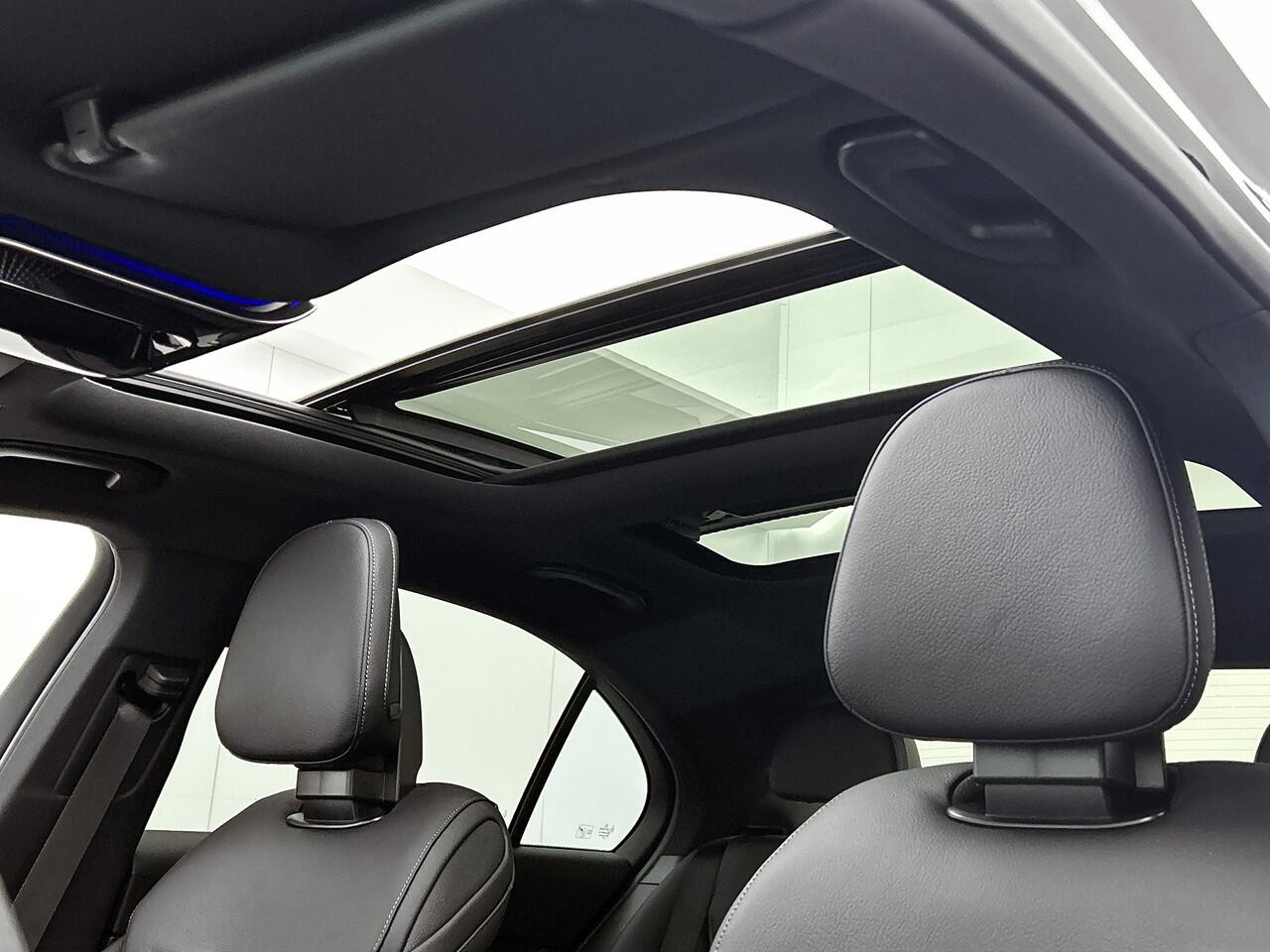 Mercedes-Benz C-KLASSE 300 e Business Solution AMG | Trekhaak | Nightpakket | Winterpakket | Middenconsole metaalstructuur | Comfortpakket Plus | Smartphone-integratie | 360° camera | Memorypakket |