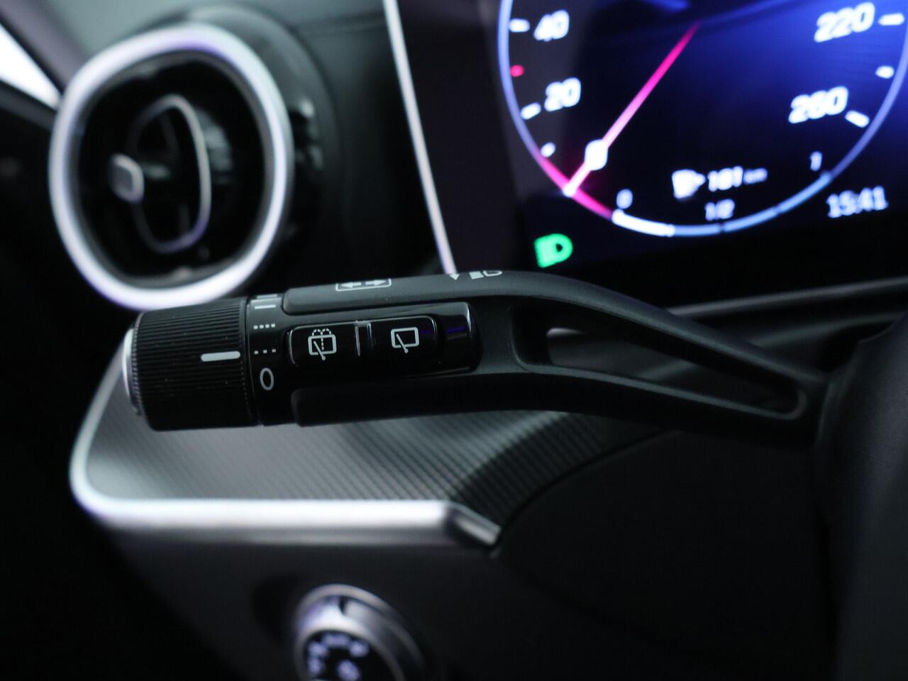 Mercedes-Benz C-KLASSE Estate 300 e AMG Plug-In Hybride AMG Line | Night Pakket | Trekhaak | Panorama Schuif-Kanteldak | Dodehoek Assist. Inclusief 24 maanden MB Certified garantie voor Europa.