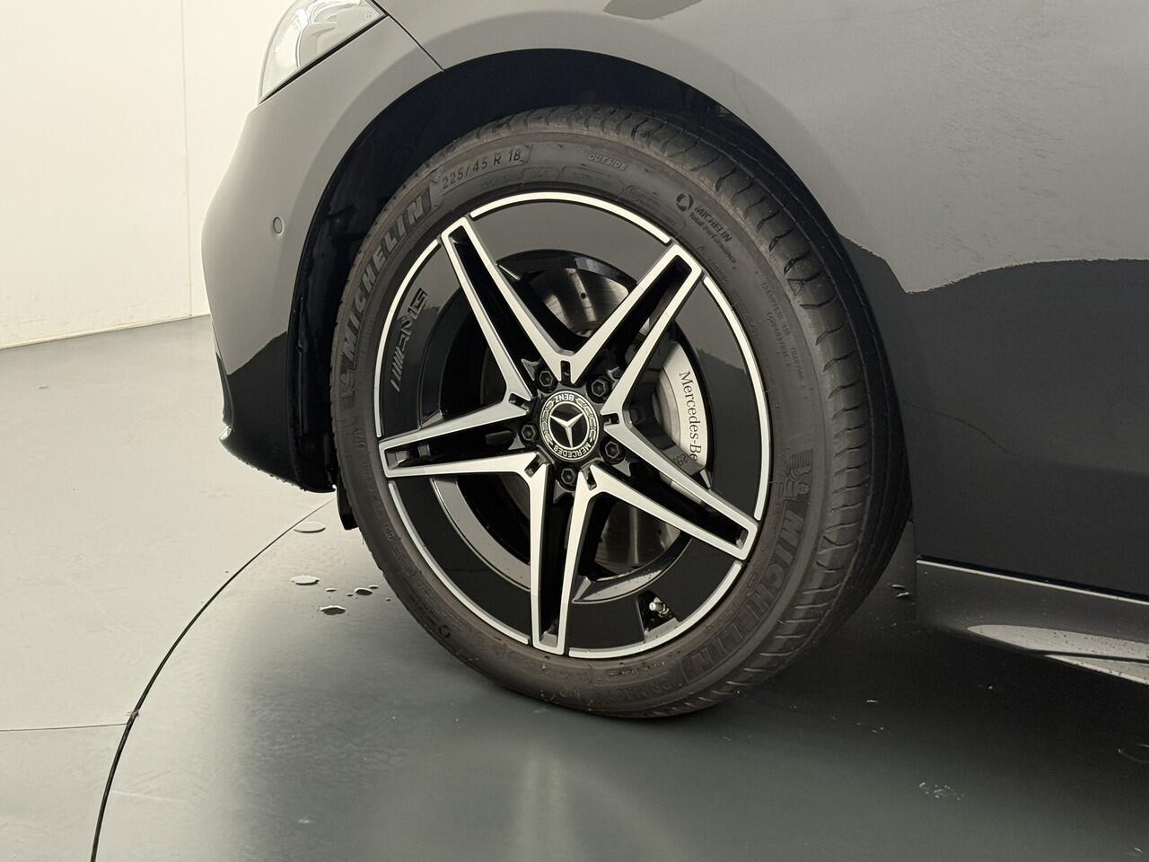 Mercedes-Benz C-KLASSE Estate C 300 e AMG Line | Pano Burmester Trekhaak