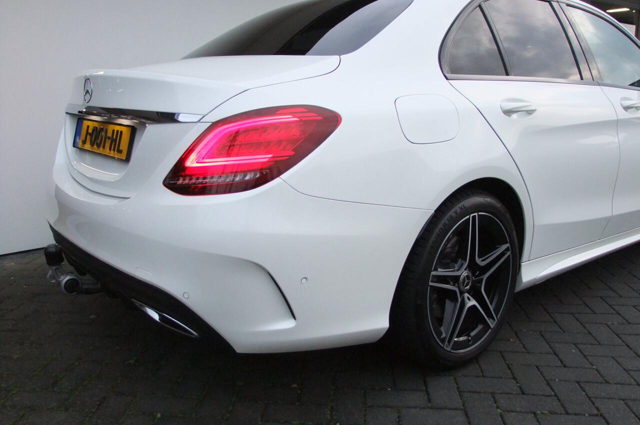 Mercedes-Benz C-KLASSE 180 Business Solution AMG / Diamantweis (parelmoer) Facelift/ Panorama/ Trekhaak af-fabriek/ Nightpakket/ Stoelverwarming/ All-season