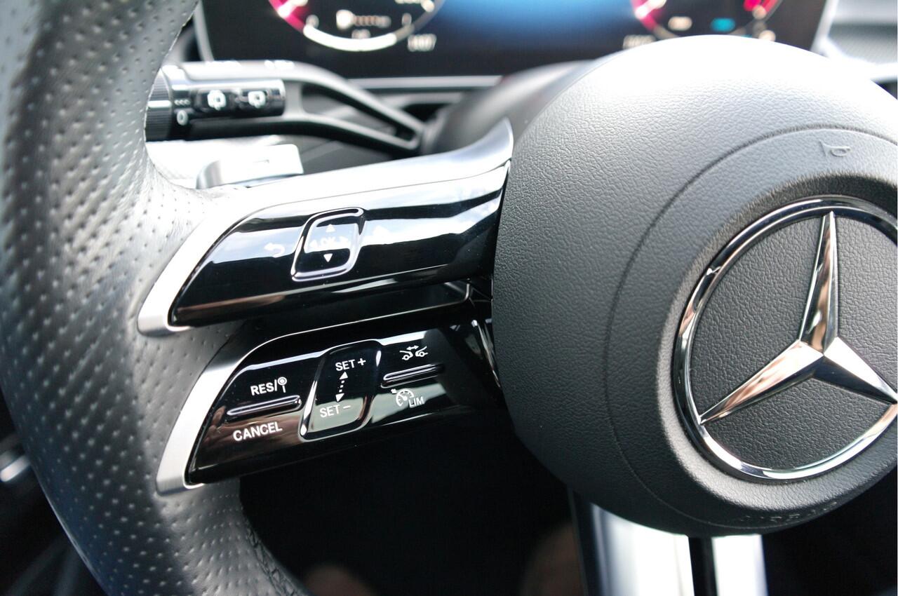 Mercedes-Benz C-KLASSE Estate 180 AMG Line | Pano | 360º | Memory | MBUX | NL-Auto | Fabrieksgarantie