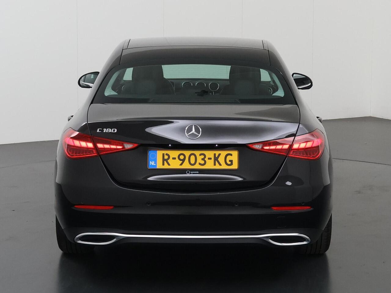 Mercedes-Benz C-KLASSE 180 Luxury Line | Keyless Go | Stoelverwarming | Airco | Parkeercamera
