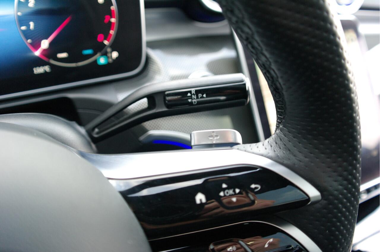 Mercedes-Benz C-KLASSE Estate 180 AMG Line | Pano | 360º | Memory | MBUX | NL-Auto | Fabrieksgarantie