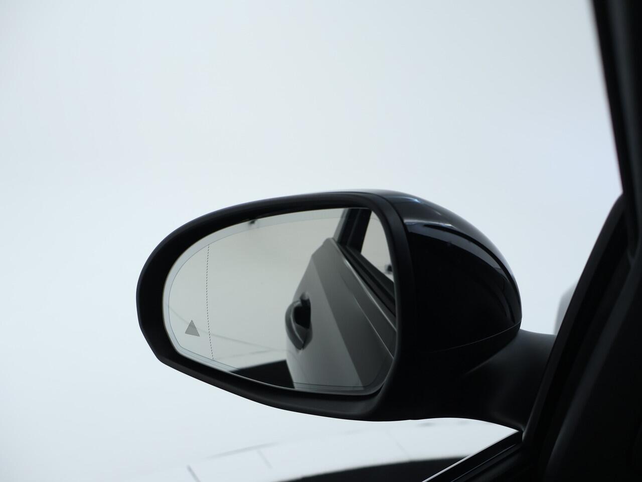 Mercedes-Benz C-KLASSE Estate 180 Business Solution AMG | Trekhaak | Nightpakket | Parkeerpakket met 360°-camera | EASY PACK achterklep | Antidiefstalpakket GUARD 360° Plus | Memorypakket | KEYLESS GO | Dodehoekassistent |